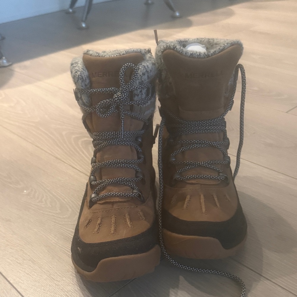 Merrell Tan and Black Lace-Up Boots